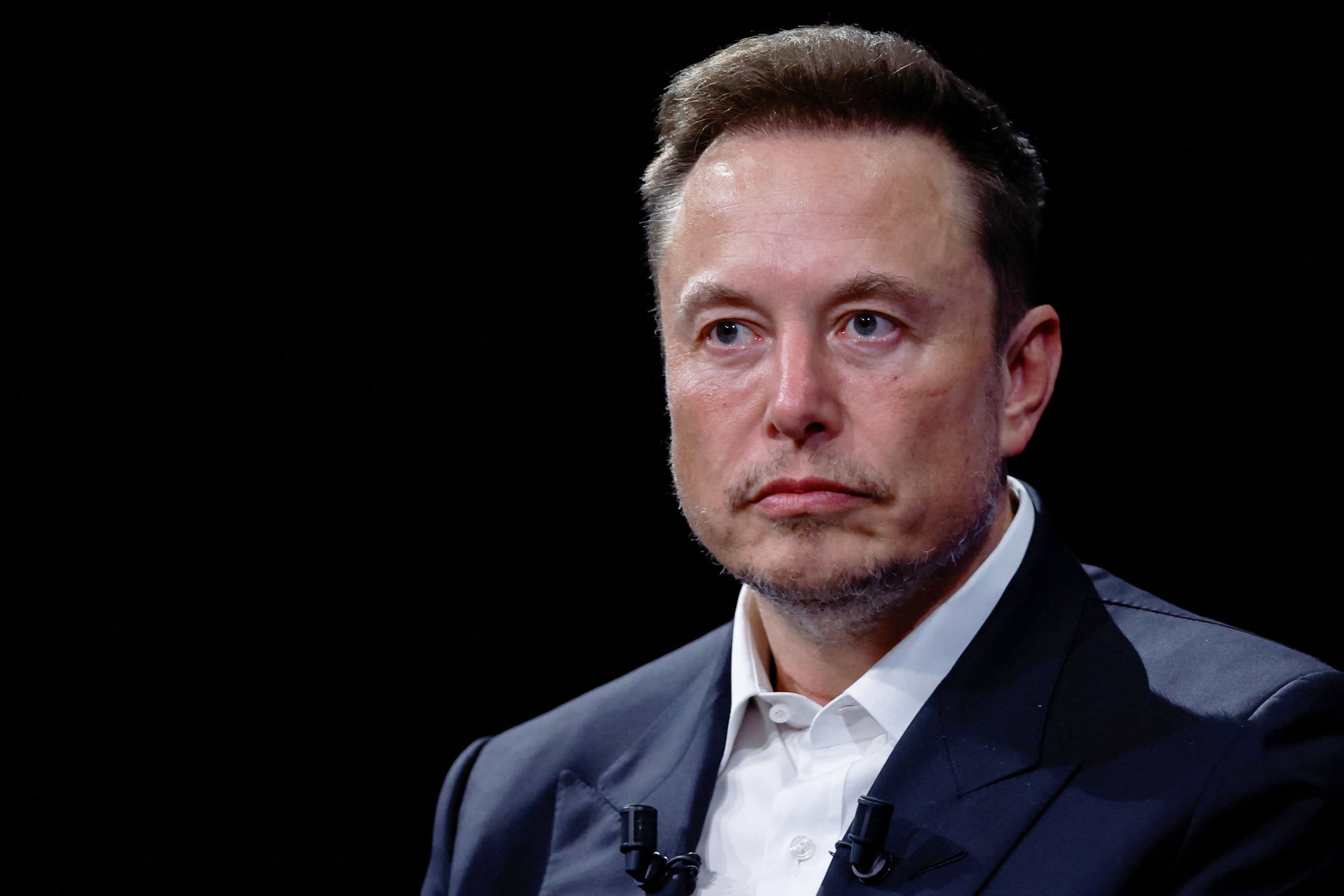 Musk akuzon Apple: Po favorizon OpenAI në App Store-in e saj