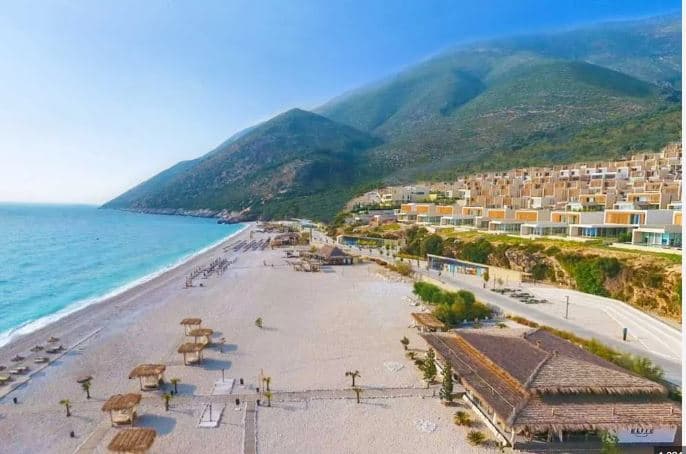 Turistes gjermane i vidhen paratë në vilën me qira në Palasë