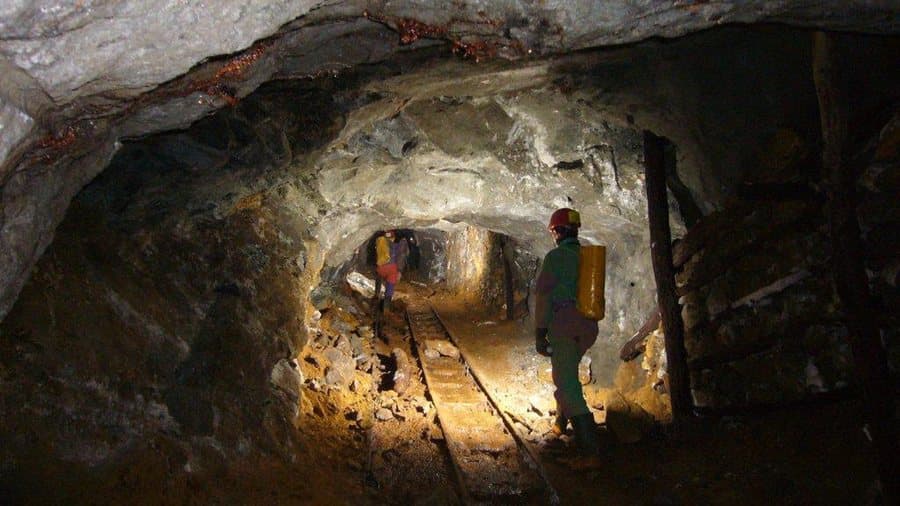 Minatori humbi jetën në Bulqizë, arrestohen 5 punonjës të stafit teknik