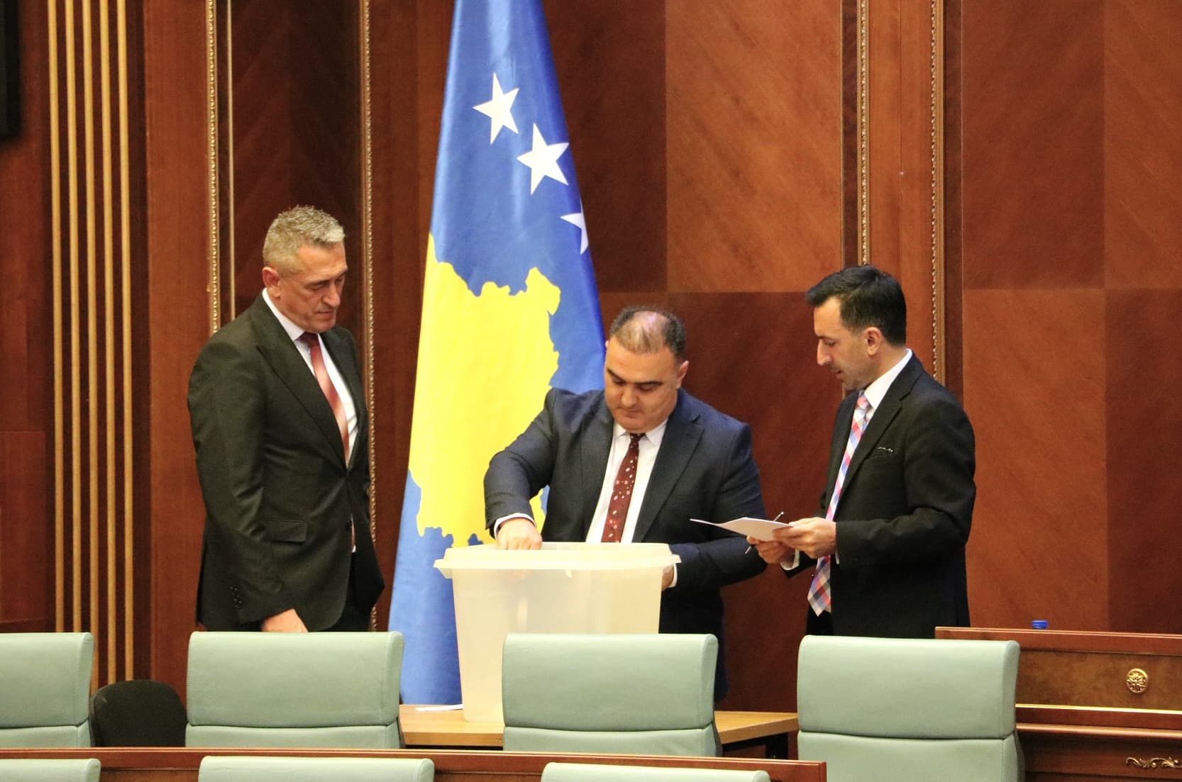 Krizë e re në Kuvendin e Kosovës/ Dështon zgjedhja e nënkryetarit nga komuniteti serb