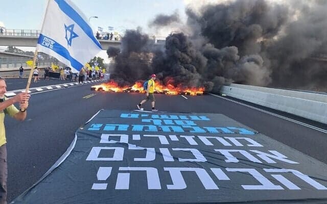 Protestat bllokojnë për disa orë Izraelin: Netanjahu ka frikë vetëm presionin publik  
