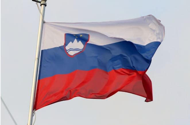 Sllovenia bëhet vendi i parë i BE-së që ndalon të gjitha tregtitë e armëve me Izraelin