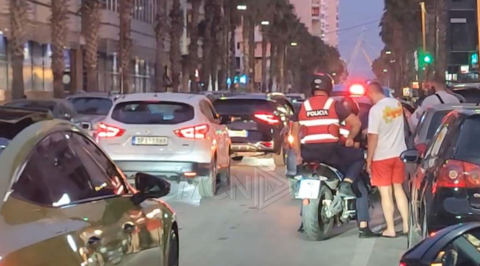 Sezoni turistik rëndon trafikun në Durrës (VIDEO)