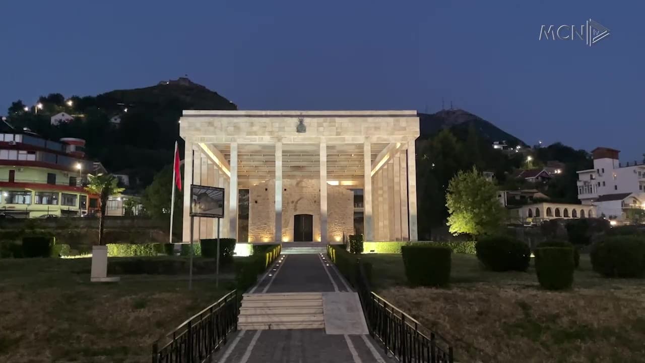 Rikthehet ndriçimi në Memorialin e Skënderbeut / Ndriçuesit ishin dëmtuar dhe vjedhur prej kohësh (VIDEO)
