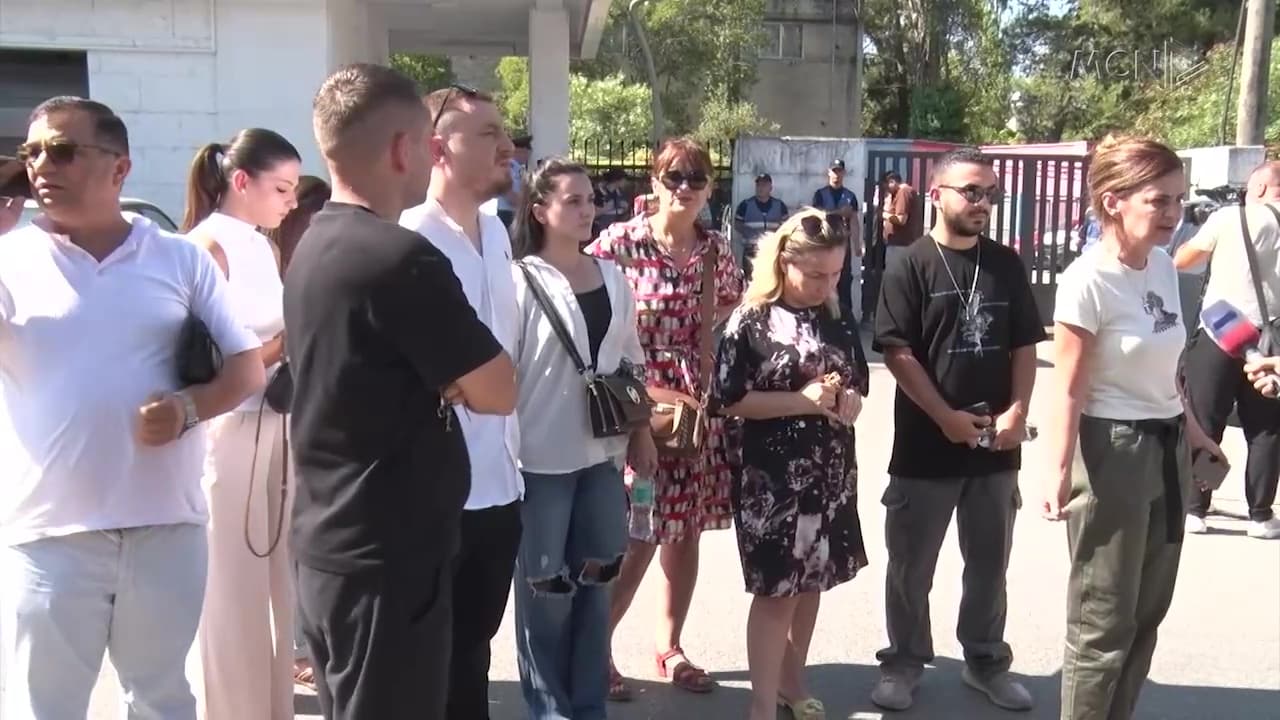 Policia bllokon ”News 24” / Përfundoi kontrata e qirasë për ambientet (VIDEO)