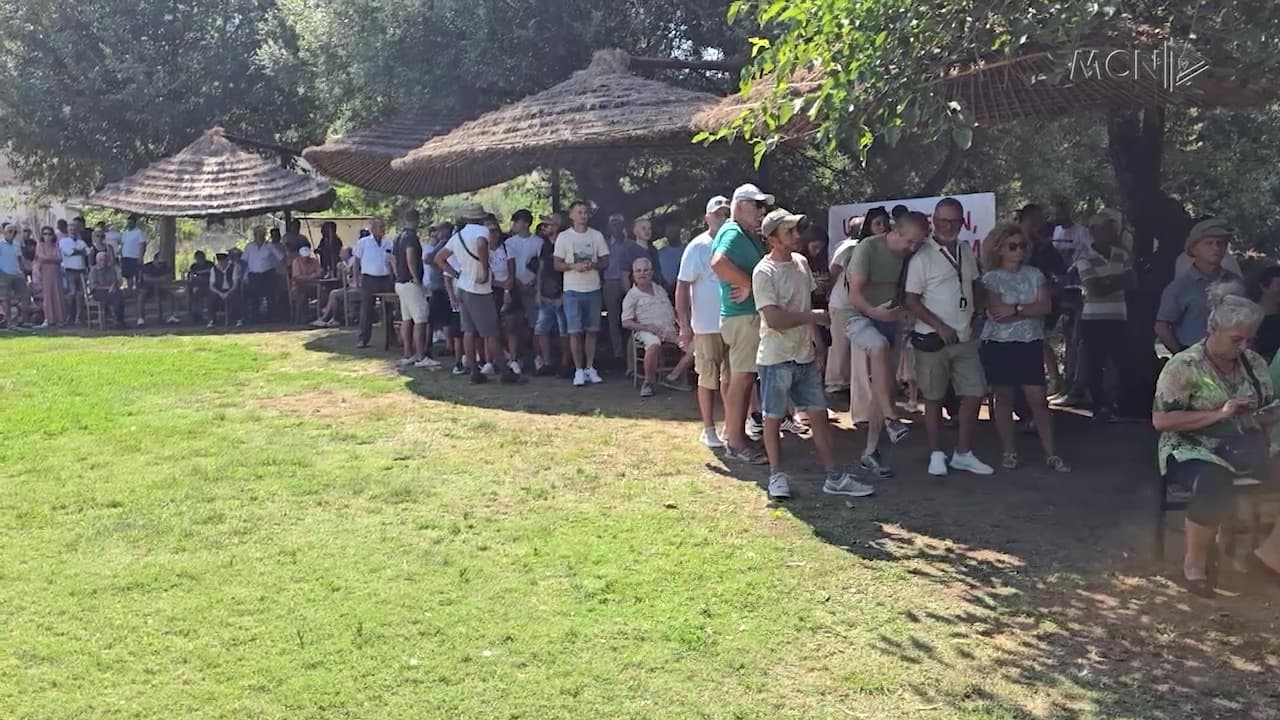 “Uji i burimit, jo për resortet” / Banorët e Tragjasit në protestë: Të rishikohet projekti (VIDEO)