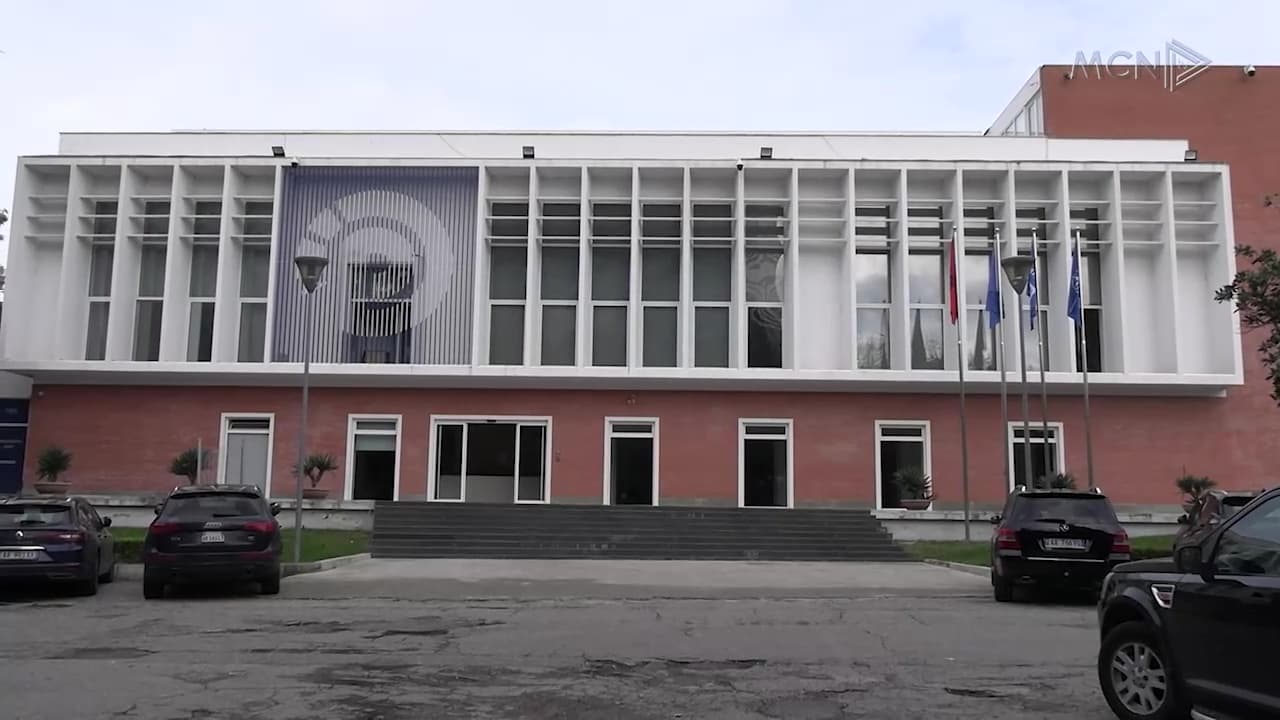“Bojktoti parlamentit s’është efektiv” / Mediu: Opozita me tri grupe parlamentare në shtator (VIDEO)