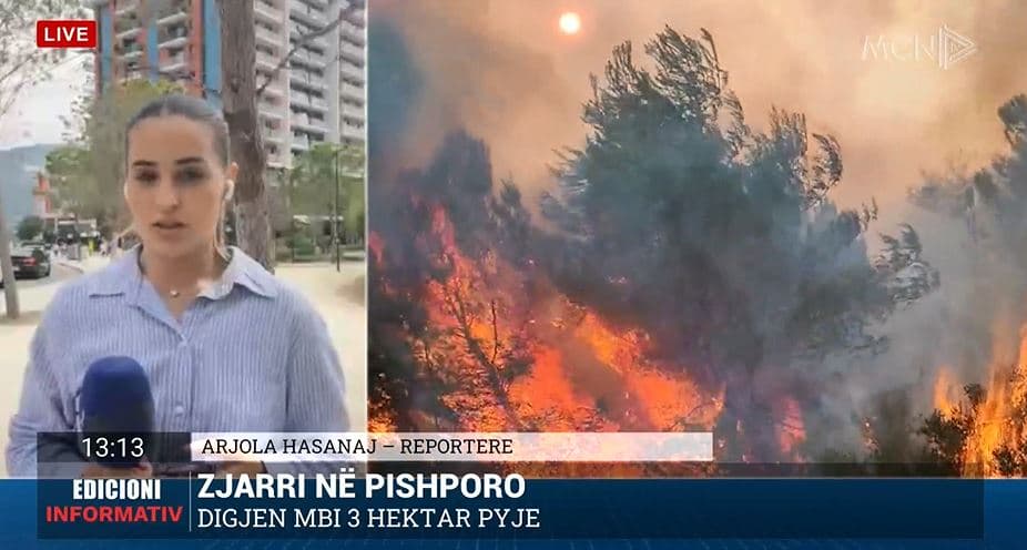 Zjarri në Akërni/ 4 helikopterë të përfshirë në operacion. Terreni i vështirë dhe prania e rërës penguan zjarrfikëset (VIDEO)