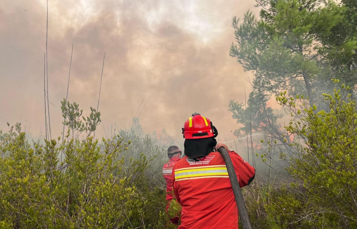 Nga Vlora në Devoll, tre vatra zjarri aktive në vend