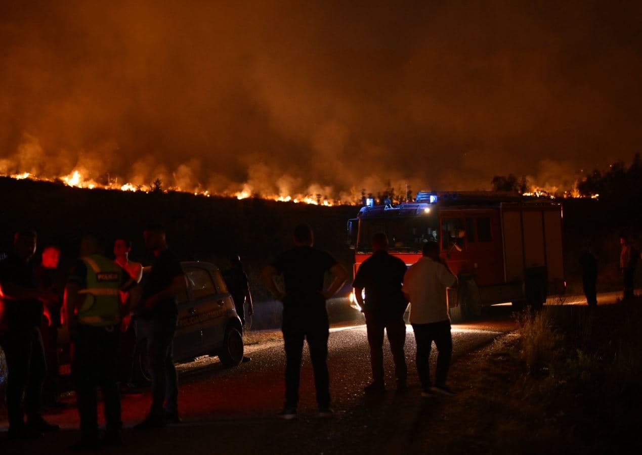 Zjarret, ministri Vëngu shpjegon si do të bëhet vlerësimi dhe kompensimi i dëmeve 