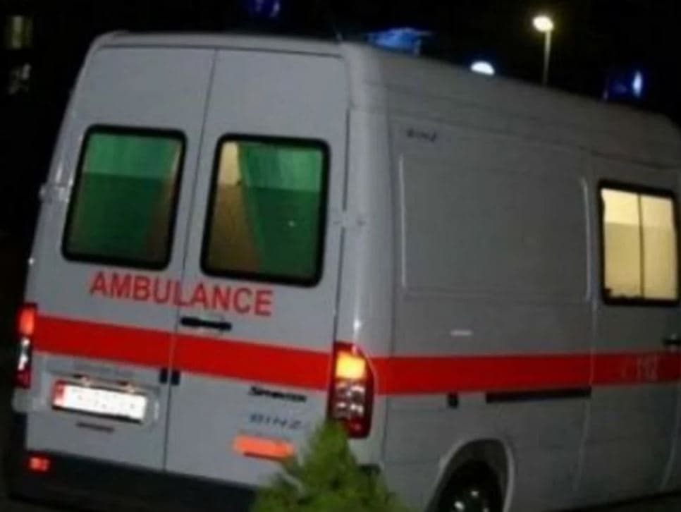 Finiq, dy persona i marrin paratë dhe dhunojnë çiftin e moshuar