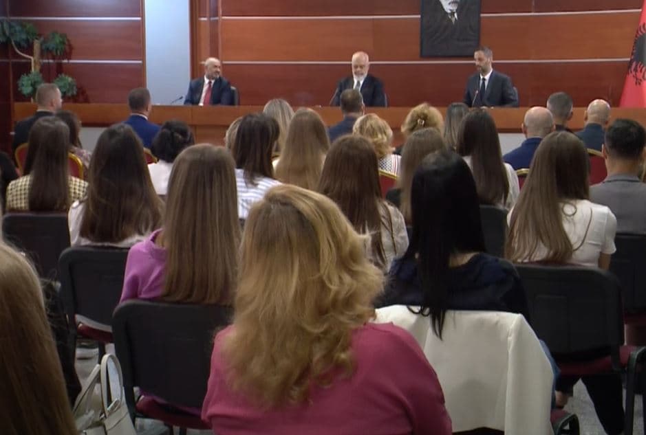 “S’do ndërhyjmë në çështjet e drejtësisë”/ Rama prezanton ministrin e ri, konsolidojmë gjyqësorin (VIDEO)