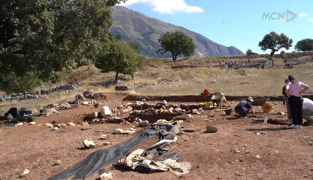 Vendbanime të reja në Antigone/ Arkeologë shqiptarë e italianë, mision kërkimor në zonë (VIDEO)