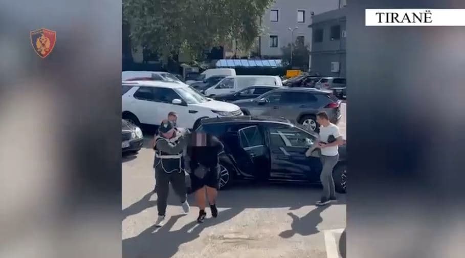 Trafikohet 7 kg drogë nga Kanadaja në Vorë me postë, arrestohet i riu që e tërhoqi, në kërkim porositësi