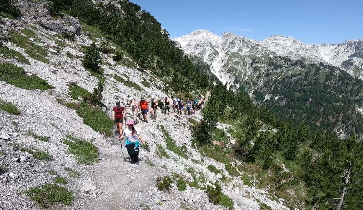 Bie në humnerë, humb jetën turisti në në zonën e Qafës së Valbonës