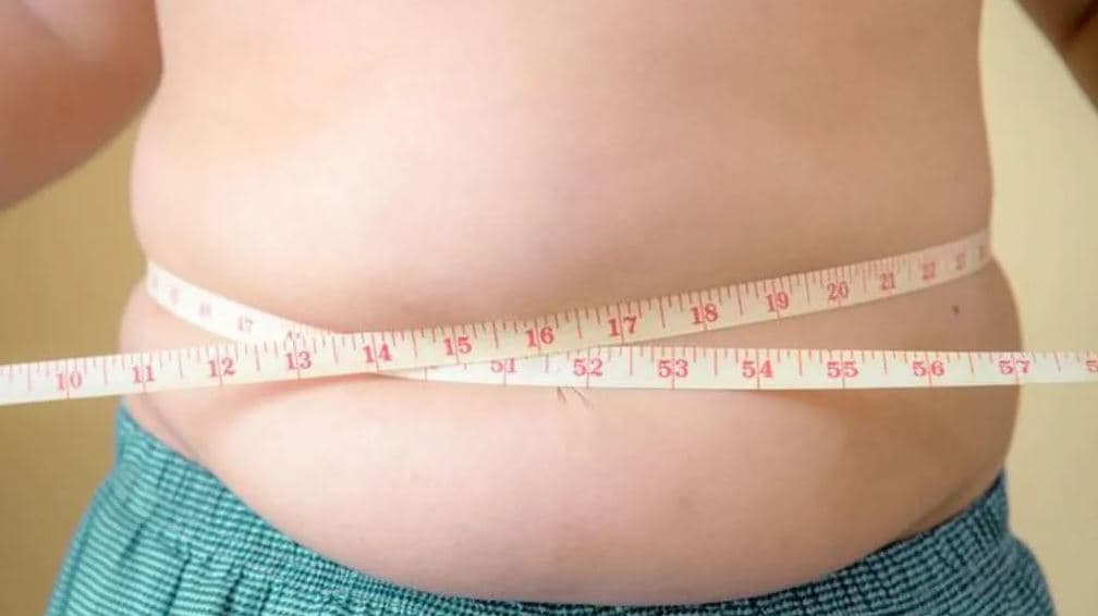 UNICEF: Ka më shumë fëmijë obezë sesa nënpeshë