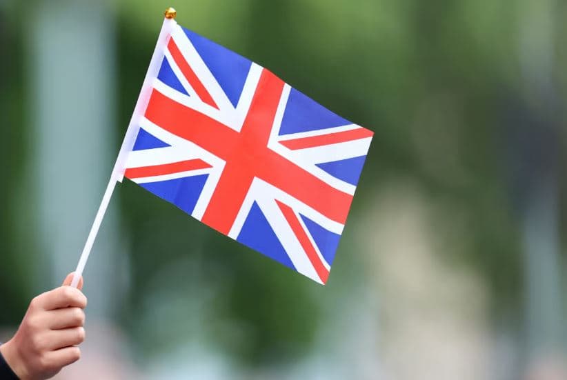 Rritet numri i amerikanëve që kërkojnë shtetësi britanike që kur Trump u rikthye në pushtet