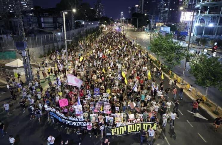 Familjet e pengjeve në Izrael protestojnë kundër Netanyahu-t: Çdo vonesë është rrezik vdekjeprurës