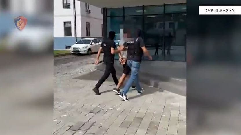 Në kërkim për ‘prodhim dhe shitje narkotikësh’, arrestohet 44-vjeçari në Elbasan 