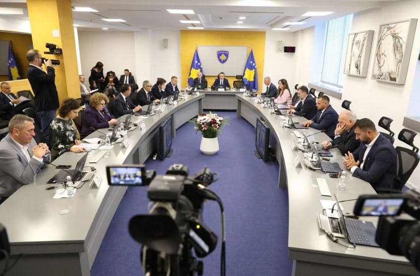     Qeveria e Kosovës vendos sanksione të reja ndaj Rusisë dhe Bjellorusisë