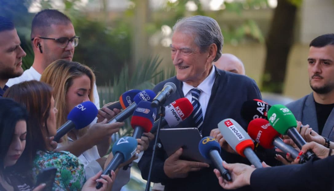 Berisha: Endri Fuga është arratisur. Pse nuk guxojnë të thonë mediat asnjë fjalë?!