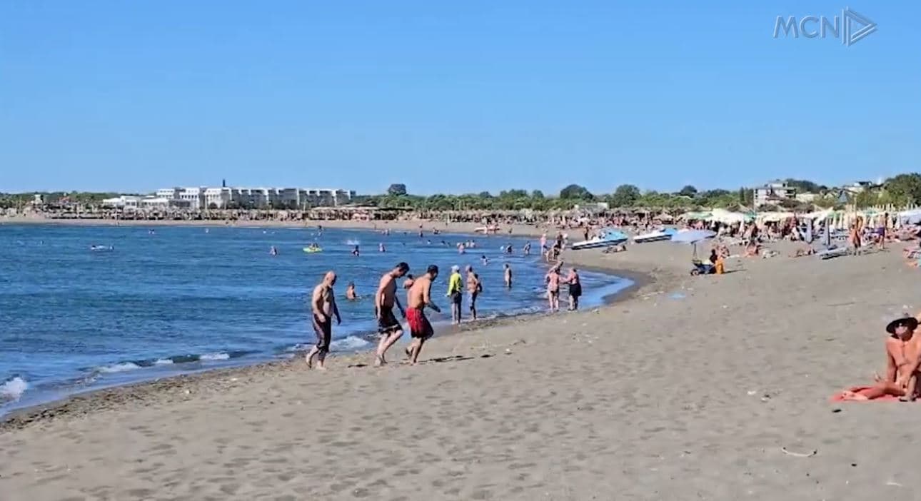 Shtatori shton pushuesit në Shëngjin e Velipojë/ Mosha e tretë zgjedh vjeshtën për pushime (VIDEO)