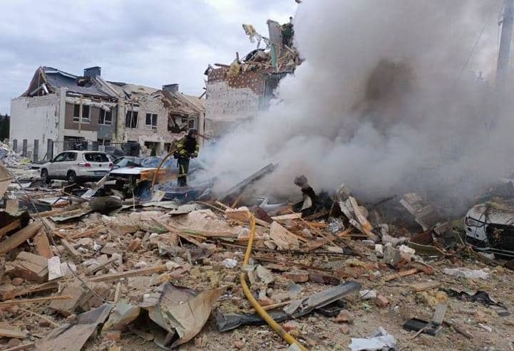 Zelensky: Kievi u godit nga një sulm brutal. 4 të vdekur dhe 40 të plagosur në Ukrainë