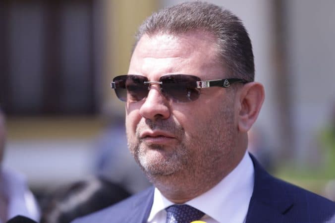 Tom Doshi dhe Sabina Jorgo heqin dorë nga mandati