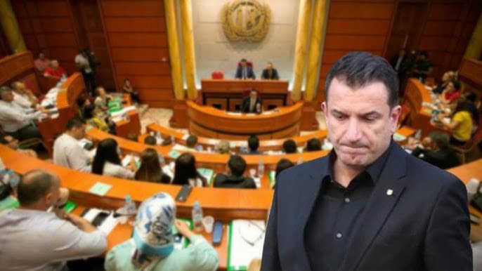 Shkarkimi i Veliajt/ Komisioni Ligjeve fut në rend dite kërkesën e PS, PD kërkoi që kryebashkiaku të dëgjohet