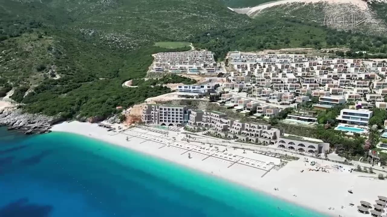 “Mbeturina nëpër rrugë, s’ka parkime” / “Politico” reportazh për turizmin shqiptar, ndërtime pa kriter (VIDEO)