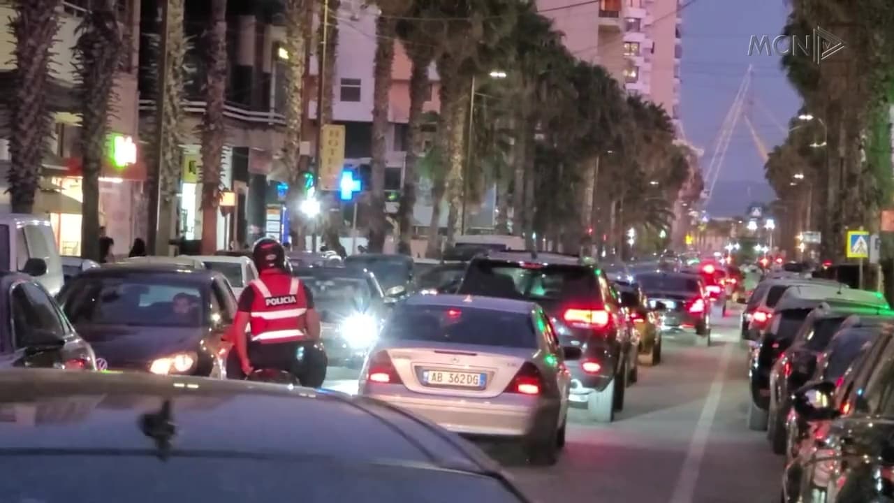 Trafiku “pushton” Durrësin / Ndikim në turizëm, zgjidhja e vetme ndërtimi i unazave (VIDEO)