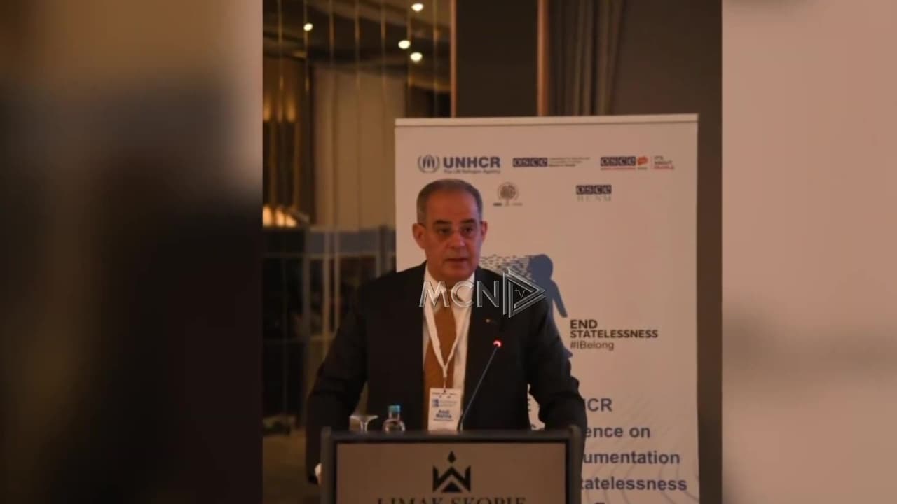 Zv/ministri i përgjigjet Koçiut për cigaren / “Nuk kam fjalë, s’ kam thyer asnjë rregull për duhanin” (VIDEO)