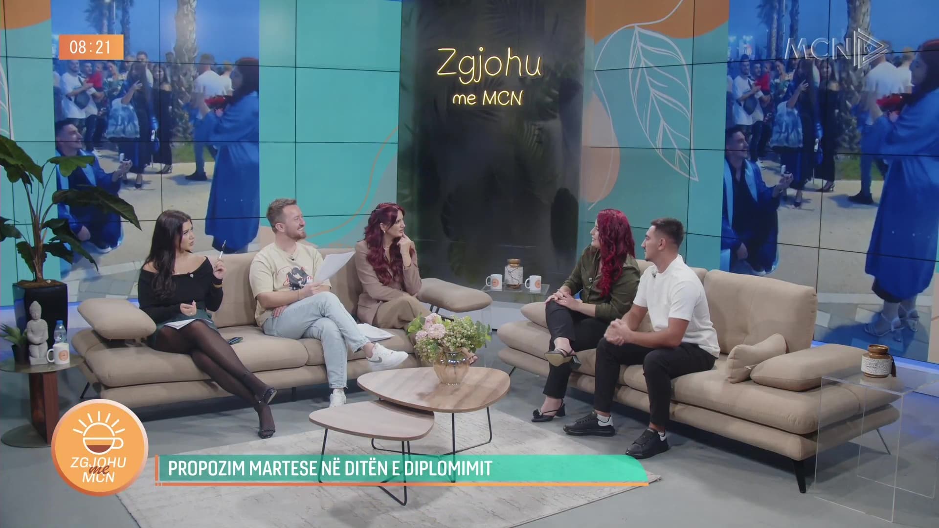 Dy 21-vjeçarët që thanë “PO” në ceremoninë e diplomimit, tregojnë emocionet në “Zgjohu me MCN”