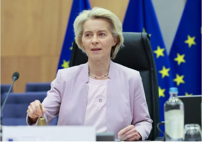 Von der Leyen thirrje për vendosjen e moshës minimale për të hyrë në rrjetet sociale