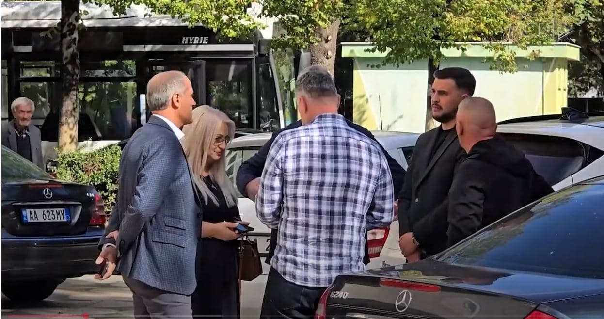 Ish-deputetë në poste kyçe. Bashkia Fier, Balluku prezanton nënkryetarët dhe sekretarin