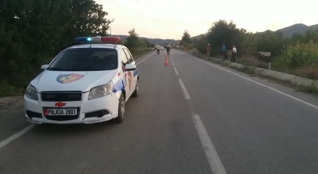 Përplasen dy makina, tre të plagosur në Kukës