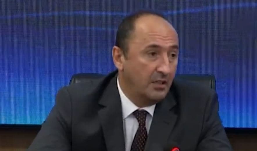 Liburn Aliu, drejtor i Portit të Durrësit/ Balluku prezanton ish-ministrin nga Kosova (VIDEO)