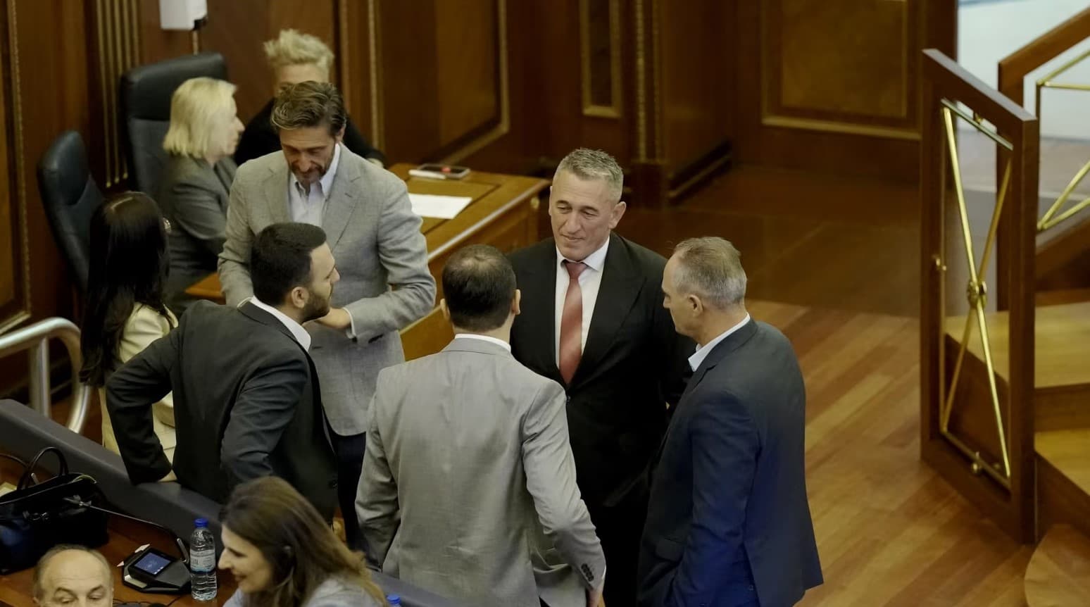 Tetë muaj pas zgjedhjeve konstituohet Kuvendi i Kosovës/ Nenad Rashiq zgjidhet nënkryetar