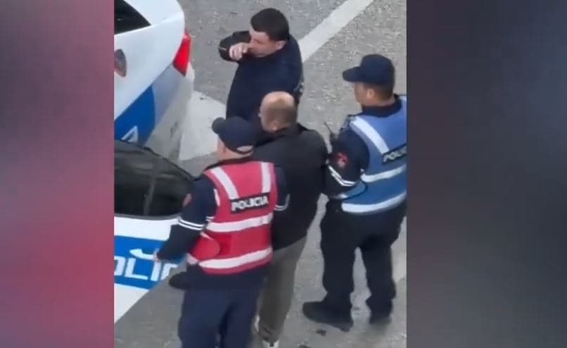 Picieri vret kuzhinierin/ Konflikti nisi për proshutën (VIDEO) 