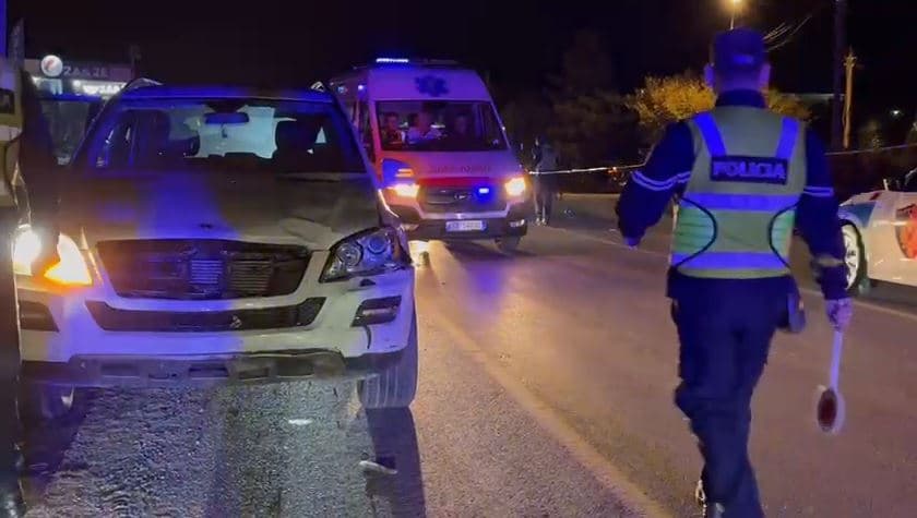     Aksident me vdekje në aksin Korçë-Kapshticë, motoristi përplaset nga makina(VIDEO)