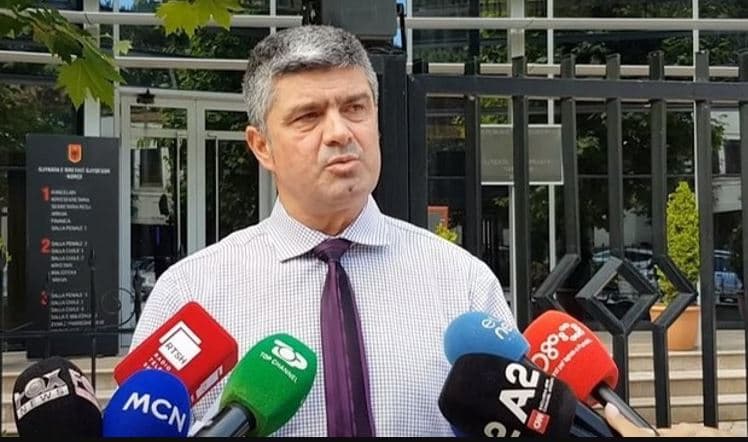 Shfrytëzoi prokurën e klientit në burg dhe mori para nga llogaria e tij, nis hetimi për avokatin Arben Lena