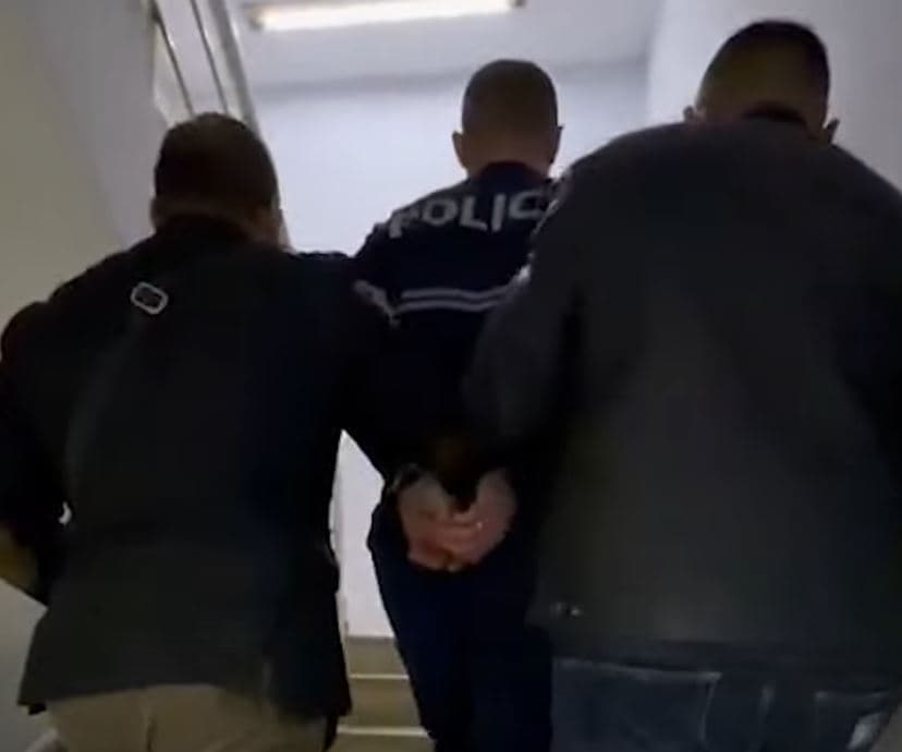 Kishte lënë takim për të blerë kokainë për ta shitur, arrestohet polici në Tiranë