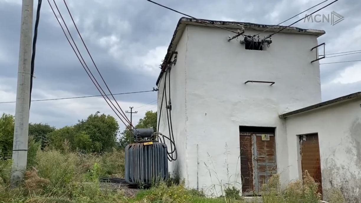 Shkodër, banorët e Postribës në errësirë. Tensioni i ulët u dëmton pajisjet shtëpiake