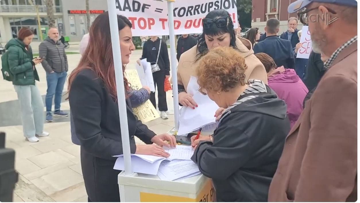 “Projekti TID, klientelist”. Banorët, peticion dhe protestë para Bashkisë Durrës: Të pezullohet!
