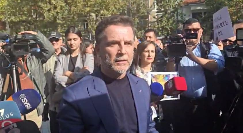 Minatorët e Spaçit protestë para Kuvendit/ Braçe: Të njihet sindikata. Kontraktori s’mund të vërë në diskutim të drejtat tuaja (VIDEO)