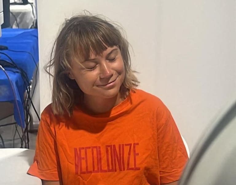 Aktivistët e flotiljes së Gazës thonë se Greta Thunberg u keqtrajtua nga izraelitët 