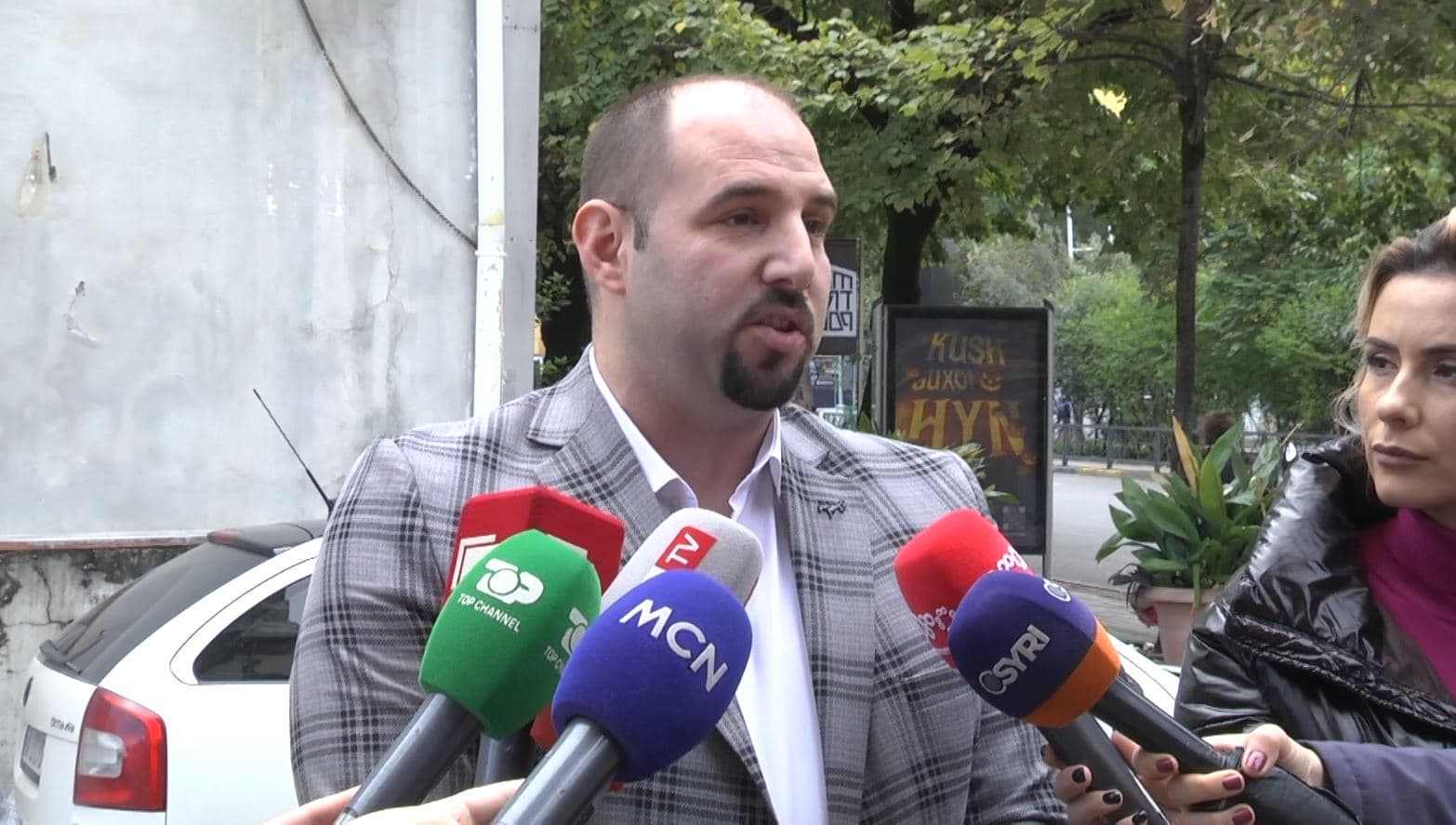 “Po më shkarkojnë se denoncova abuzimet”/ Artisti i Cirkut, Kazazi: Duan të më heqin nga puna (VIDEO)
