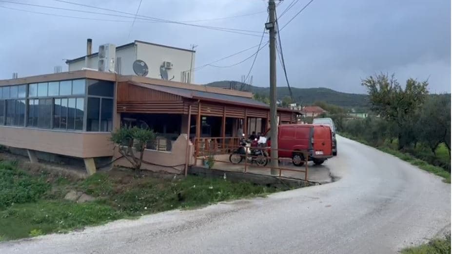 Sherr duke pirë në lokal, plagosen me thikë tre persona në Lushnjë
