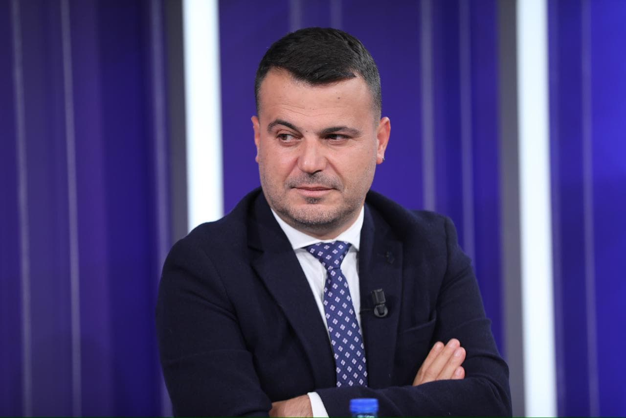 Aeroporti i Vlorës, Tomorri: Asetet strategjike të vendit nuk mund t’u jepen sekserëve