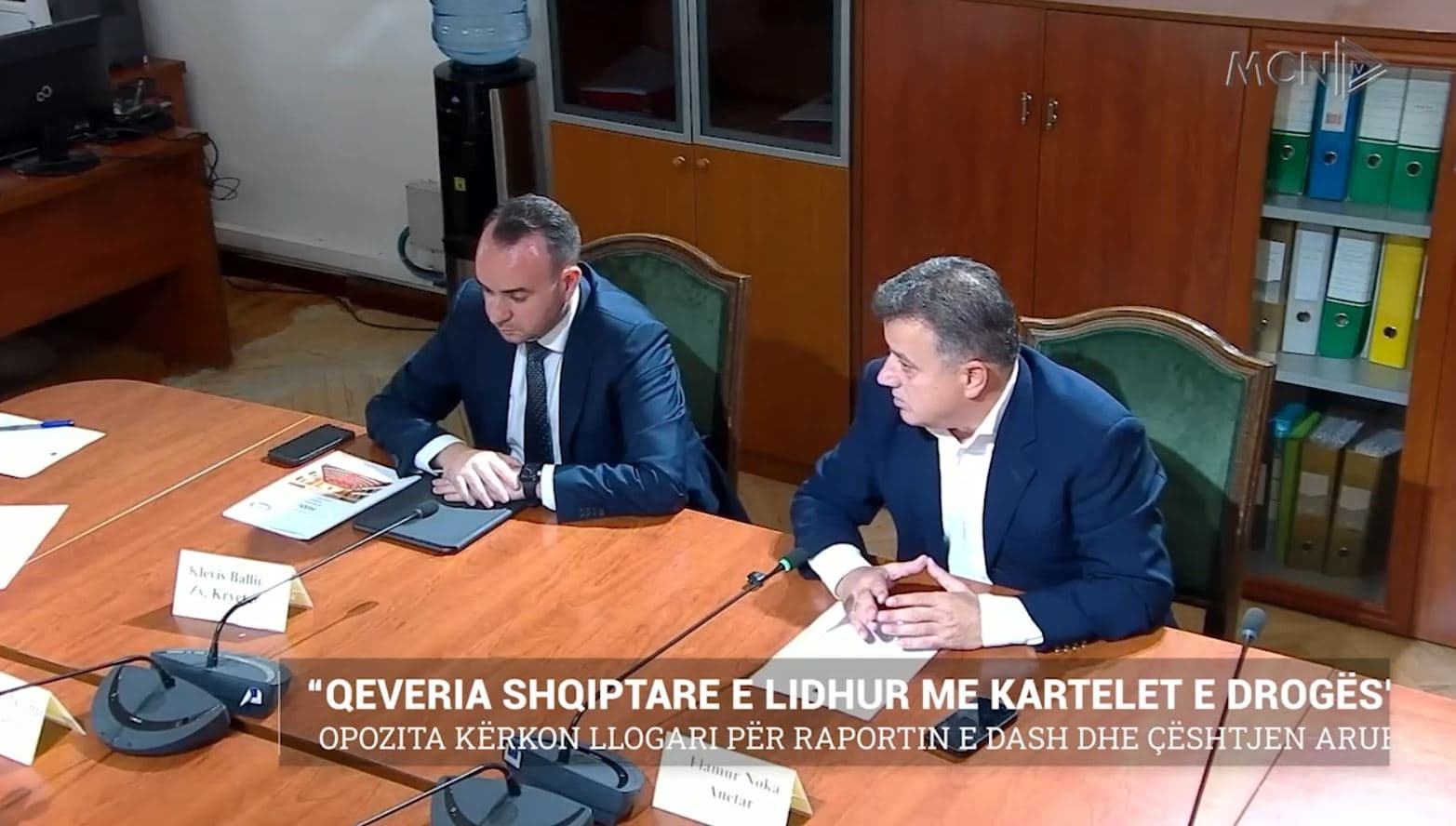 “Qeveria shqiptare e lidhur me kartelet e drogës”/ Opozita kërkon llogari për raportin e DASH dhe çështjen “Aruba” (VIDEO)